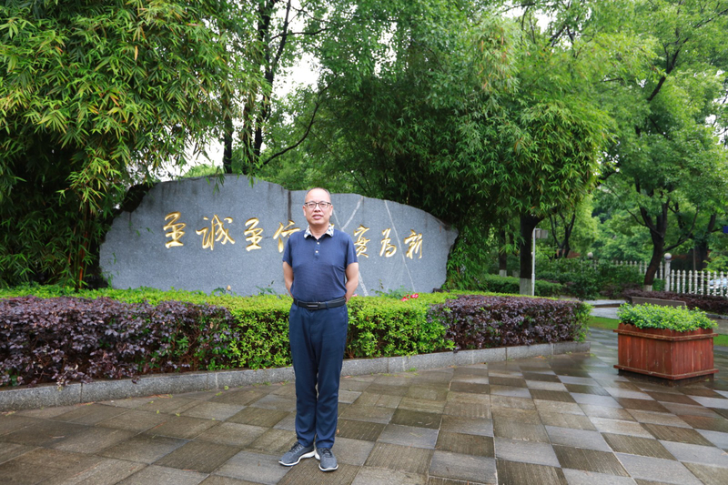 钟文胜照片.jpg