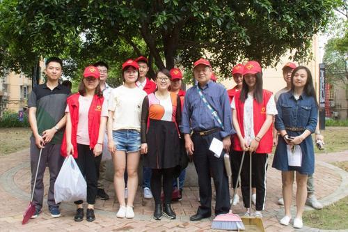 湖南商学院：七十八岁老党员的坚守