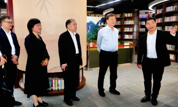 省政协副主席、省工商联主席张健来校调研湘商文化建设