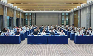 学校廖志坤教授出席“变局与建构”第五届国际舆论学年会并作主旨演讲