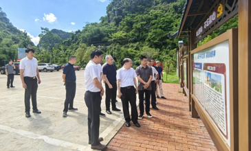 校党委书记廖志坤一行赴江永县香花井村调研指导乡村振兴工作