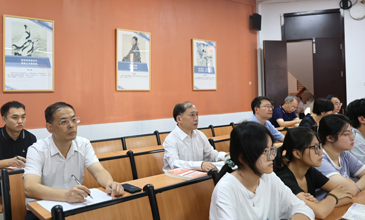 校领导深入课堂听评秋季学期“开学第一课”