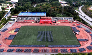 以军训为火炬，点亮大学时光