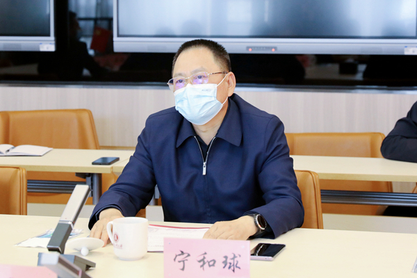 五矿二十三冶建设集团有限公司党委书记、董事长宁和球一行来我校交流座谈