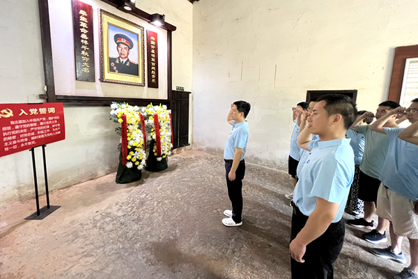 智能工程与智能制造学院赴王震故居参观学习