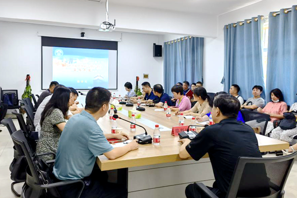 武汉大学骆郁廷教授来校讲学